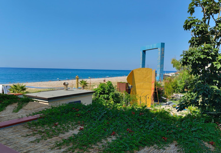 Others 2, Atelier sul Mare Suite d'Autore, Messina