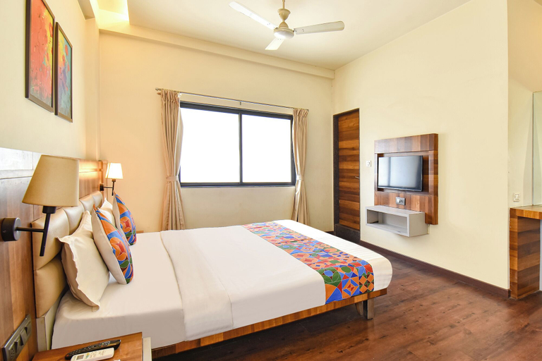 Room 2, Fabhotel City Point Executive, Pune