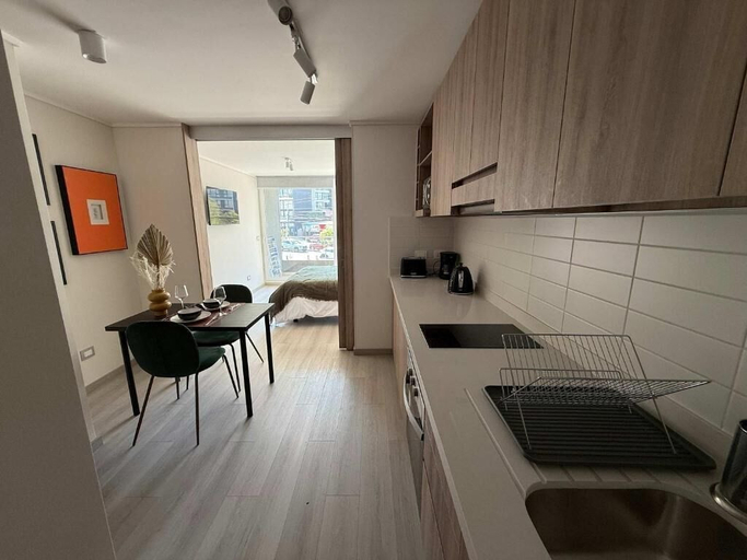 Private kitchen 4, Modern Studio in Las Condes with Gym, Cordillera