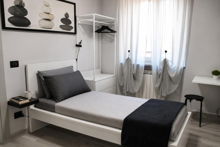 Bedroom 2, la luna blu malpensa camera singola zen - Business & airport, Varese