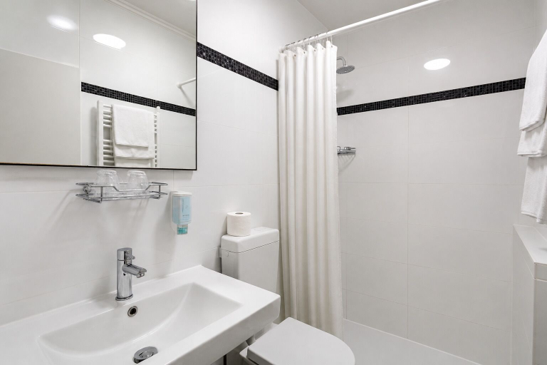 Bathroom 5, Hotel Atlanta, Darmstadt