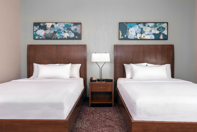 Bedroom 3, Hilton Garden Inn Wayne, Passaic