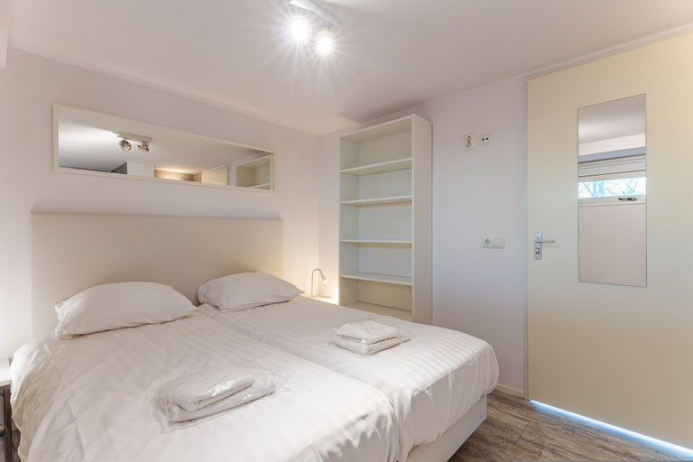 Room 3, Zonnedorp 4 Villa Jula Renesse Comfortable Beach Villa for 6 People, Schouwen-Duiveland