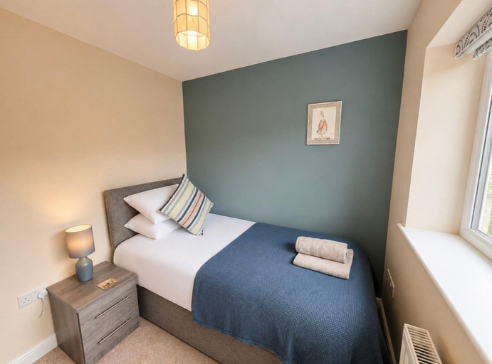 Room 3, Charming 3 Bedroom Cottage - Garden, Wifi, Parking, Anglesey