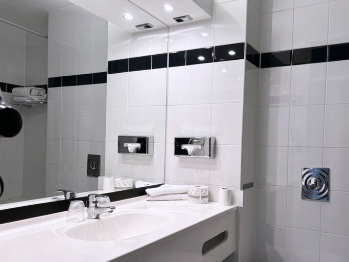 Bathroom 4, A-Hotel Oosterhout, Oosterhout