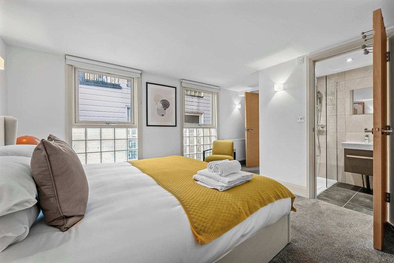 Room 4, Premium 1-bed Apartment in Soho, Near Carnaby St, London
