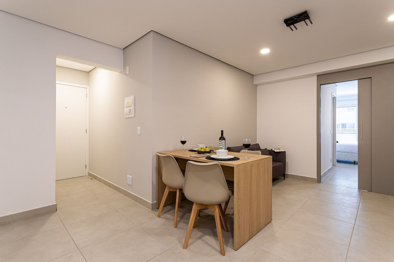 Dining 3, Aurora - Prédio novíssimo e completo no coração do Centro, com piscina e academia ao lado do metrô República, São Paulo