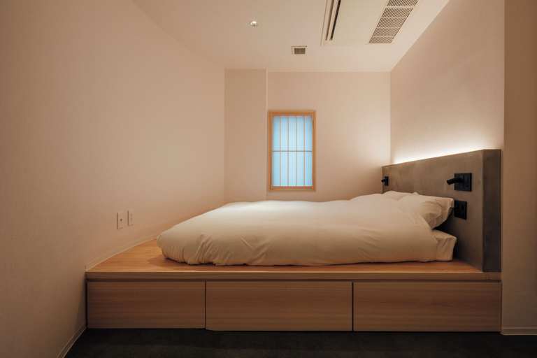 Room 1, muku irifune, Kure