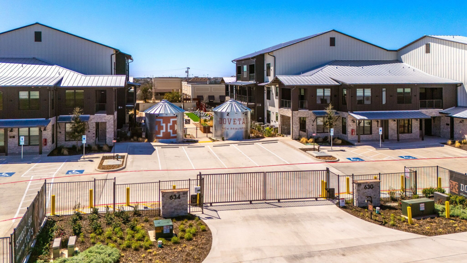 Exterior 5, Luxe Condo Prime Location 5-star Comfort, Comal