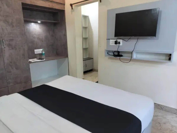 Room 2, Fabhotel Shrinidhi Comfort, Tumkur