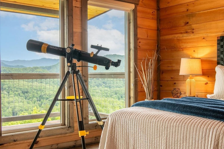 Room 5, Redtail Horizon, Sevier
