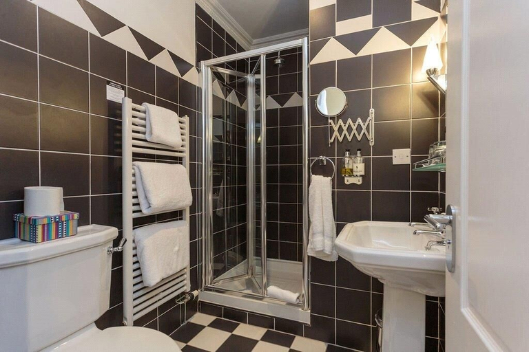 Bathroom 3, The Glenerne Guest House, Scottish Borders