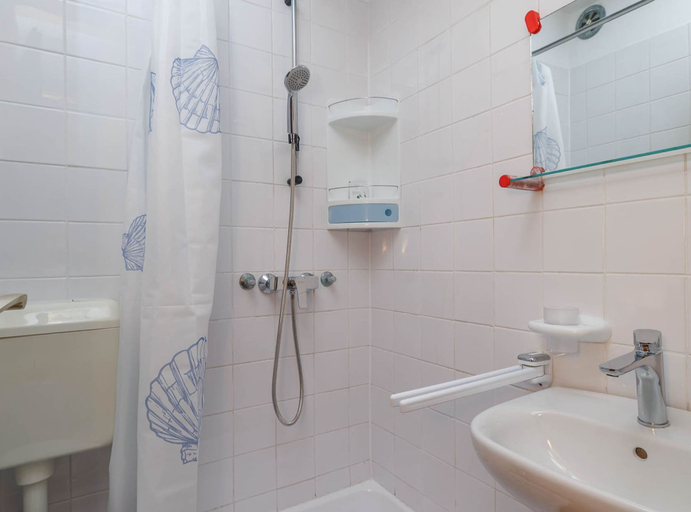 Bathroom 3, Family Apartments Maja Malinska, Malinska-Dubašnica
