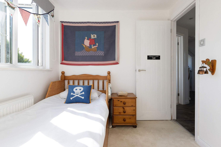 Room 4, West Wittering Beach House Garden & Parking, West Sussex
