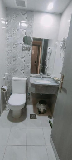 Bathroom 2, dar almutakamela hotel, Makkah