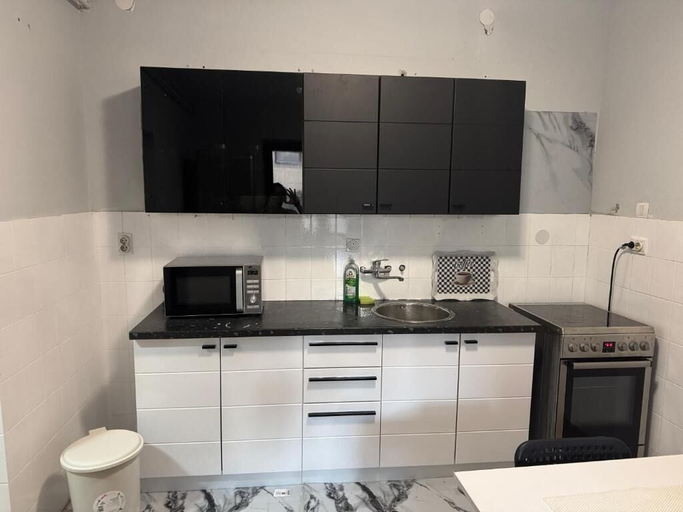 Private kitchen, SANTALYA HOSTEL, Belgrade