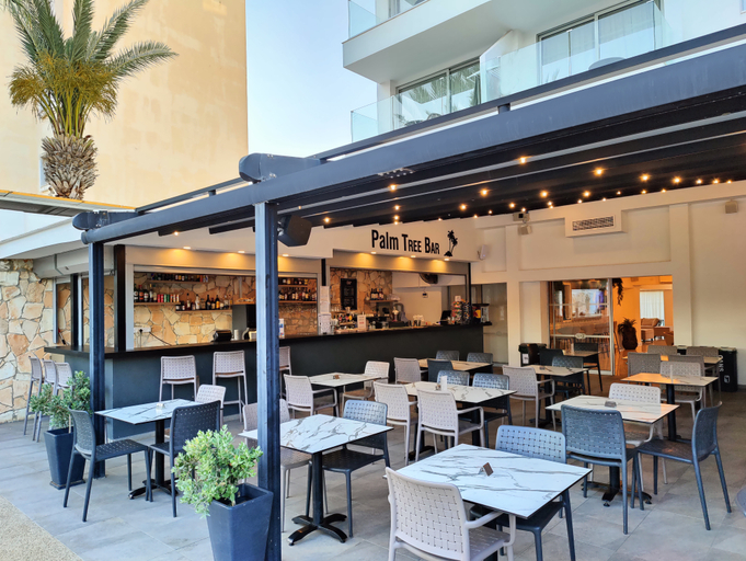 Food & Drinks 5, Bohemian Gardens Hotel