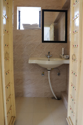 Bathroom 3, Desert Nights, Jhunjhunun