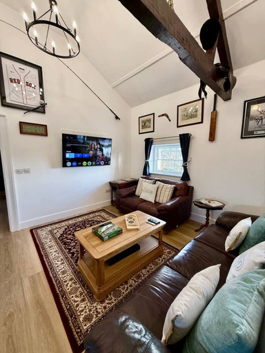 Room 3, Boutique Penthouse Stay in Gloucester Free Parking, Gloucestershire