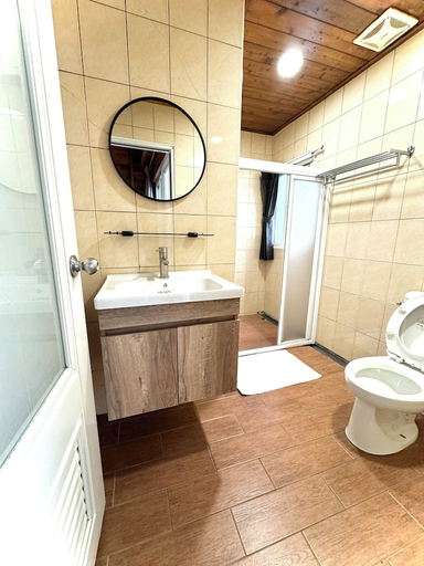 Bathroom 3, DingdaiGlass Villa, Nantou