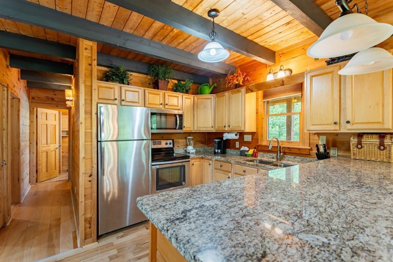 Private kitchen 5, Wooden Beauty, Sevier