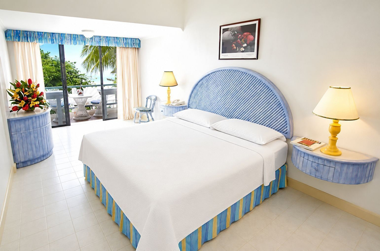 Room 3, Shaw Park Beach Hotel at Sunny Beach Inn