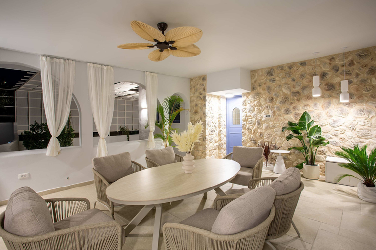 Room 5, Nama Summer Retreat Mikra Mantinia Beachfront Gem, Peloponnese