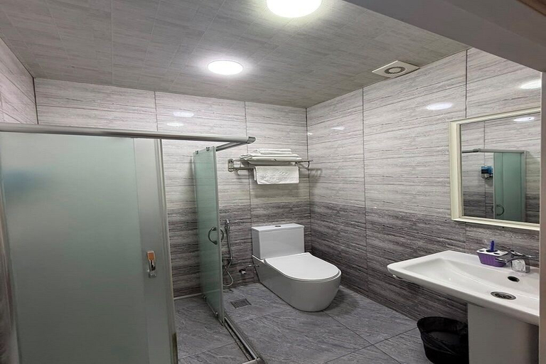 Bathroom 3, La Casa Boutique Nizami, Baku