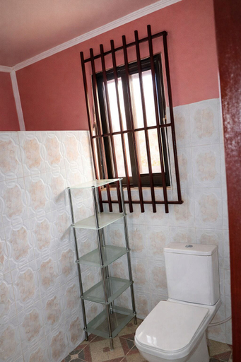 Bathroom 3, Rico Home Stay, Akwapim South