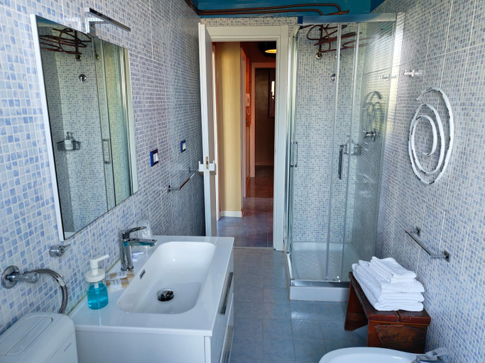 Bathroom 3, Atelier sul Mare Suite d'Autore, Messina