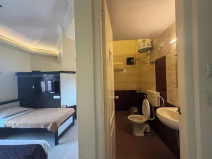 Room 5, Fabhotel Ria Residency, North Goa