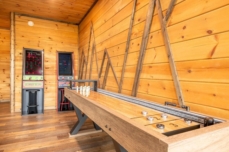 Game room 2, Redtail Horizon, Sevier