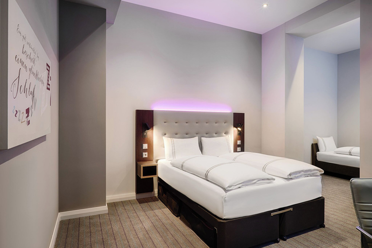 Bedroom 4, Premier Inn Köln City Centre, Köln