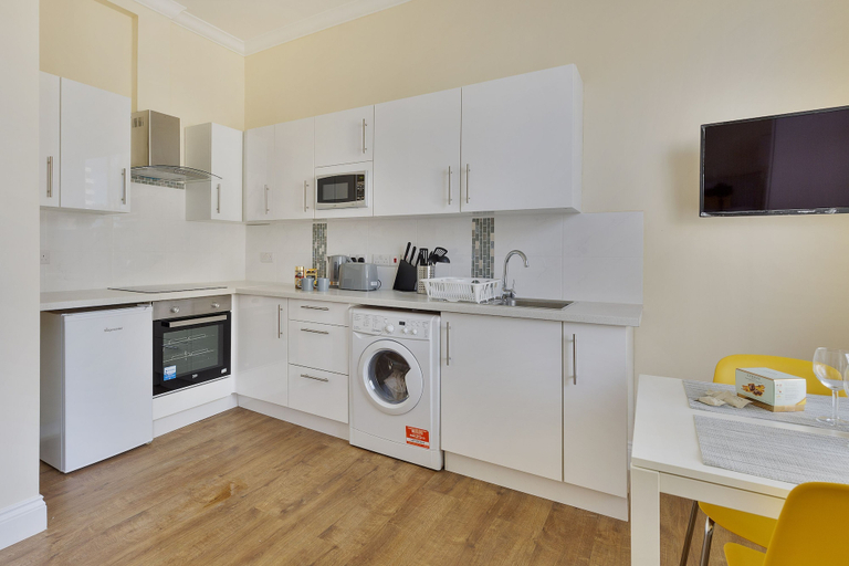 Room 2, Compact Studio Flat - Shepherds Bush Notting Hill, London