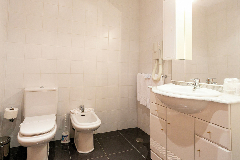 Bathroom 5, Hotel Colombo, Vila do Porto
