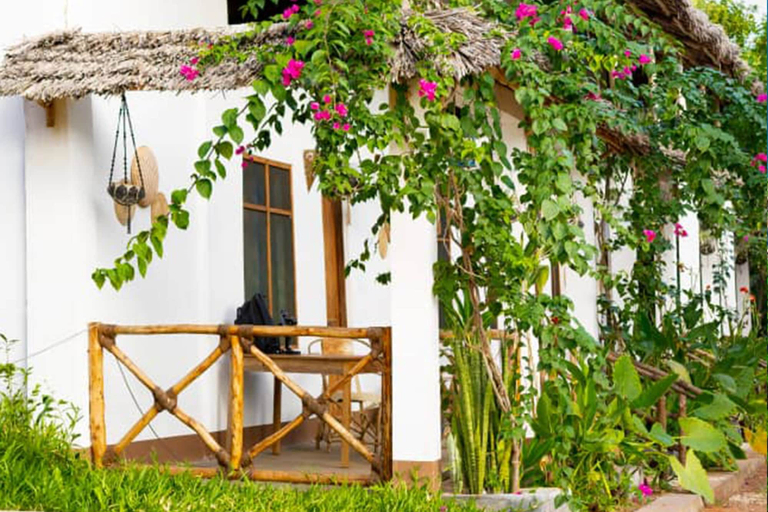 Property grounds, Ecokayak Beach Lodge, Kati