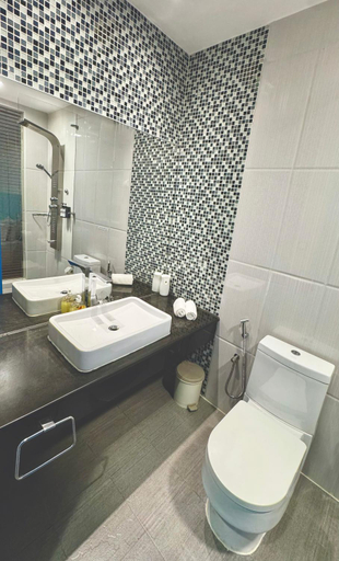 Bathroom 4, LVIS Blancura Hotel, Baa Atoll