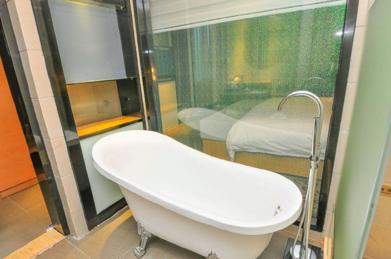 Bathroom 3, Lavande Hotel Guangzhou Tianhe Passenger Terminal Metro Station, Guangzhou