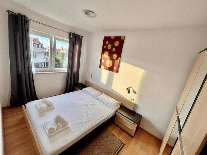 Bedroom 2, Fineda Grande Apartments, Poreč