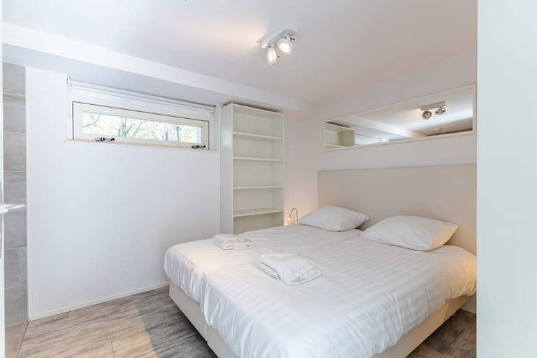 Room 4, Zonnedorp 4 Villa Jula Renesse Comfortable Beach Villa for 6 People, Schouwen-Duiveland