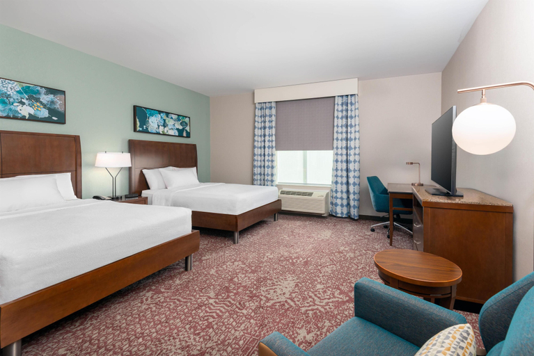 Bedroom 3, Hilton Garden Inn Wayne, Passaic