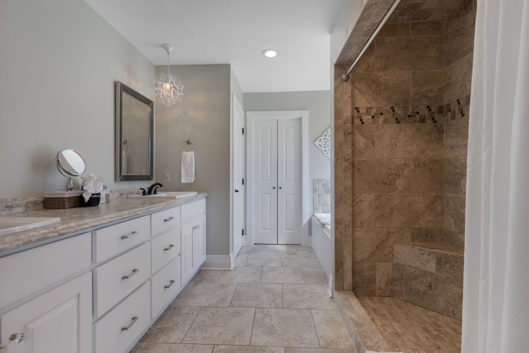 Bathroom 4, Beloved Haus - Hot-tub, 4-min to Main Street!, Gillespie