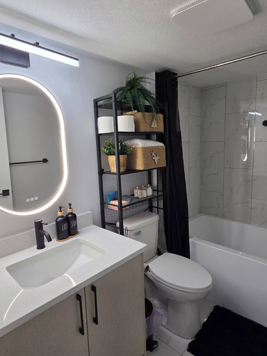 Bathroom 5, The Secord Suite Escape Fun Base Near the Mall, Division No. 11
