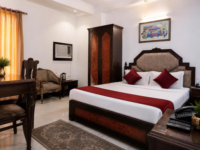Bedroom 2, Hotel Sunshine - Karol Bagh Budget Stay at New Delhi, Delhi