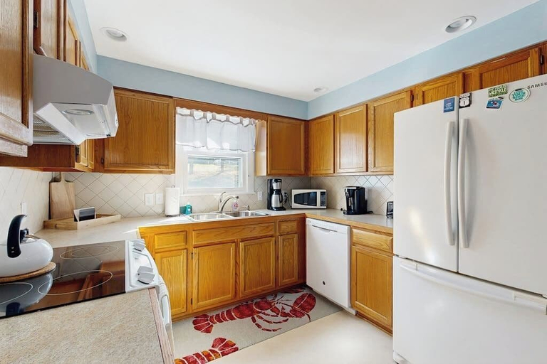 Private kitchen 4, Charming Coastal House With Cozy Living Spaces and Outdoor Firepit, Hancock