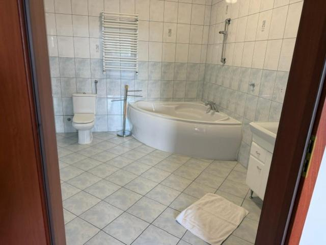 Bathroom, Pensjonat Trzy Stawy, Oława