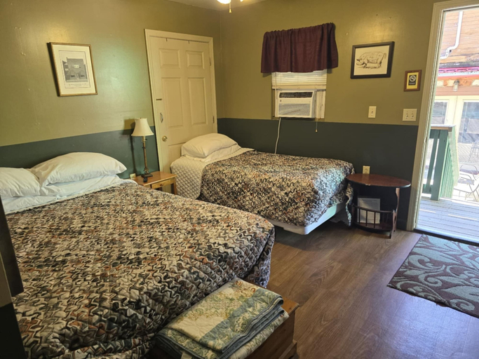 Room 3, Historic Matewan House Lodging, Mingo