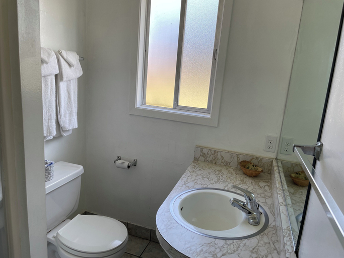 Bathroom 4, Lark Motel, Mendocino