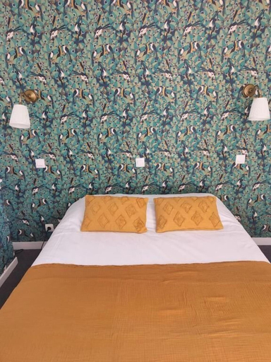 Room 2, L Espérance, Ille-et-Vilaine