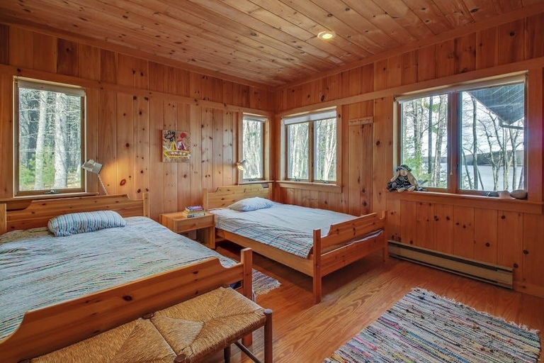 Room 5, Private Waterfront Home With Large Deck & Deep Water Dock, Sagadahoc